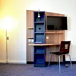 Art Paris Est Aparthotel Pantin
