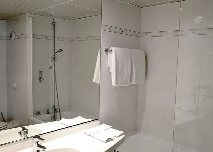 Art Paris Est 아파트호텔 3*